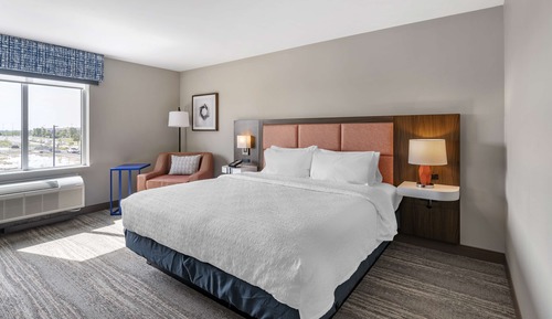 Room, 1 King Bed, Refrigerator & Microwave