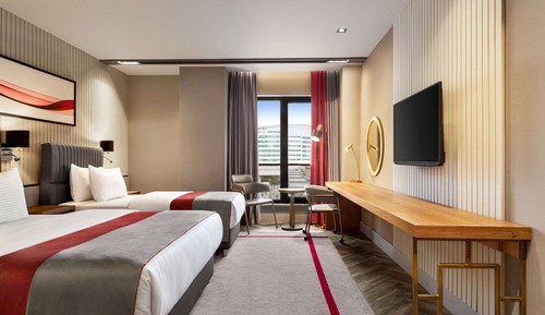 Superior Room, Smoking (1 Queen Bed & 1 Twin Bed)