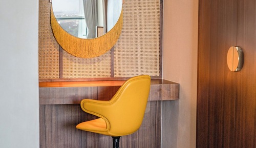 House, 1 King Bed (Upper)