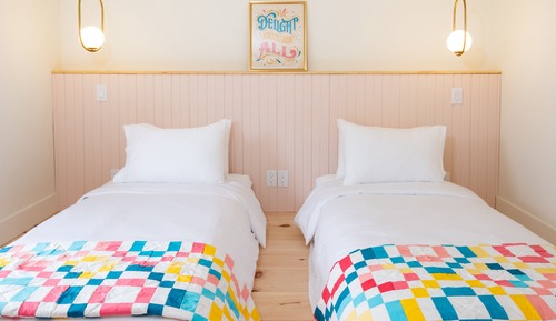 Room 11: King-to-Twins