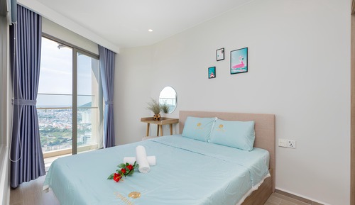 Luxury Apartment, 1 Bedroom, Balcony, Pool View