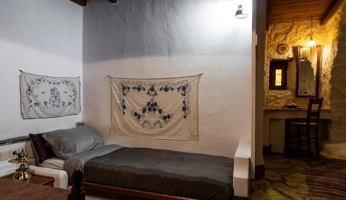 Traditional Triple Room, Garden View