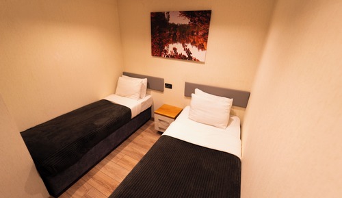 Junior Suite, 1 Queen 2 Single Beds