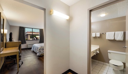 Deluxe Room, 1 King Bed, Non Smoking