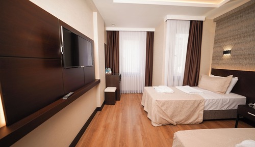 Deluxe Quadruple Room