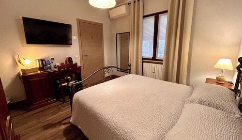 Traditional Room, Non Smoking, Private Bathroom