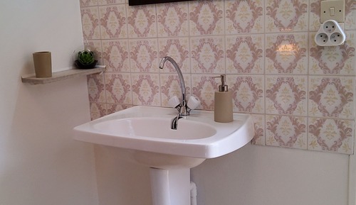 Classic Double Room, Shared Bathroom, Garden View (Kloe)