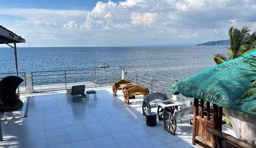 Room, Sea View