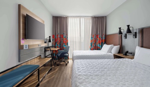 Room, 2 Queen Beds, Accessible (Roll-In Shower Mobility & Hearing)
