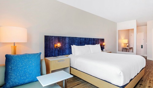 Standard Room, 1 King Bed