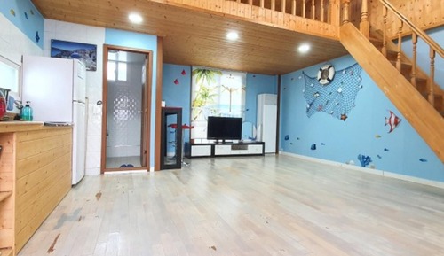 Room (Sea)