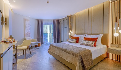 Superior Double Room, Partial Sea View