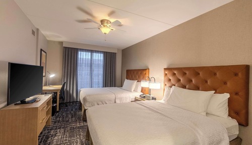 Suite, 1 King Bed, Accessible, Bathtub