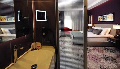 Suite, 1 King Bed, Smoking, Terrace