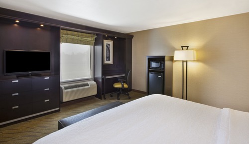Standard Room, 1 King Bed