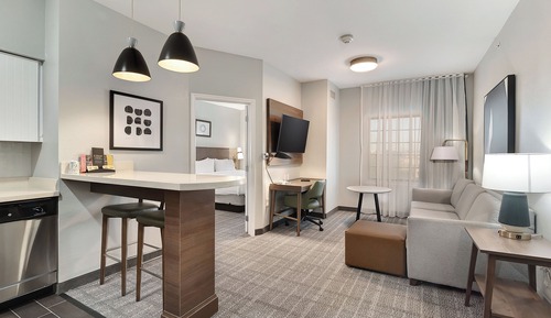 Suite, 2 Bedrooms, Kitchen (1 King and 2 Double Beds)