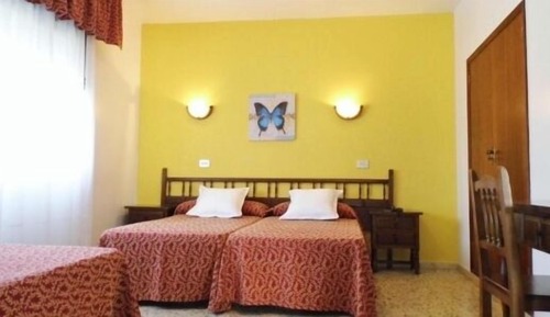 Standard Triple Room, Private Bathroom