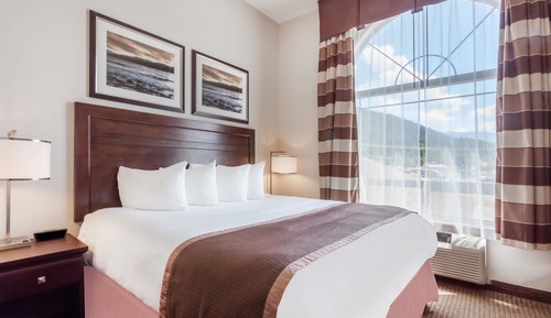 Suite, 1 King Bed with Sofa bed, Fridge, Microwave, Non Smoking