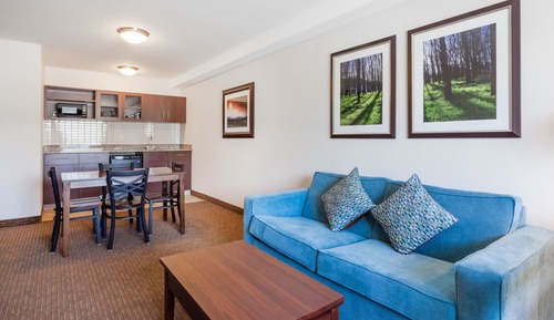 Suite, 1 King Bed, Non Smoking, Jetted Tub