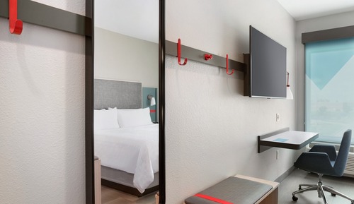 Standard Room, 1 King Bed, Accessible (Communication, Roll-In Shower)