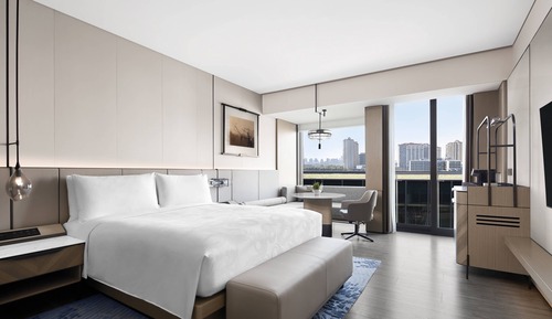 Room, 1 King Bed, Garden View (Balcony)