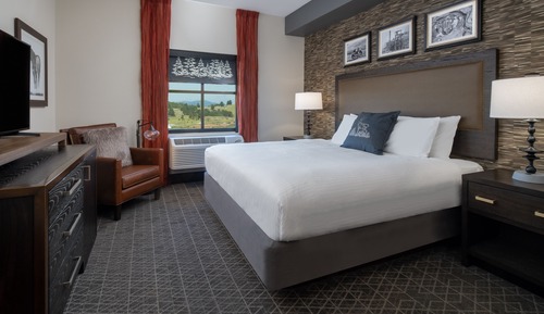 Golden Nugget Standard Room 1 King Bed