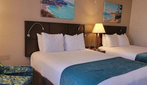 Deluxe Room, 2 Queen Beds, Kitchenette