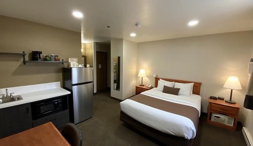 Standard Room, 1 Queen Bed, Non Smoking, Kitchenette