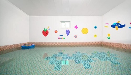 Room (Alice (New Kids Playground / Individu)