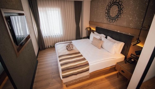 Economy Room