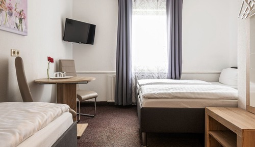 Economy Triple Room