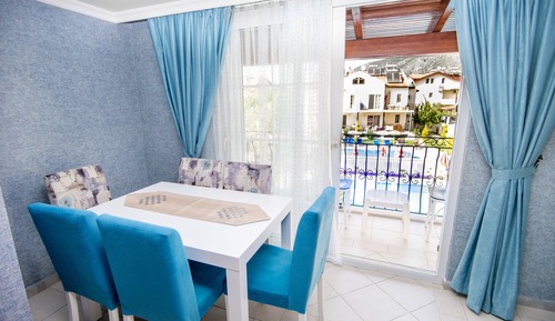 Deluxe Room, Jetted Tub