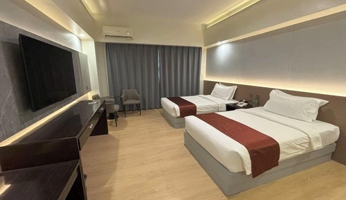NEW DELUXE TWIN ROOM