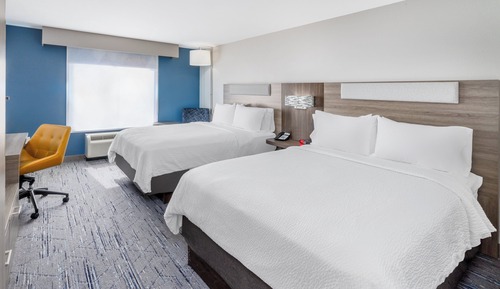 Standard Room, 2 Queen Beds, Roll-in Shower (Roll-In Shower)