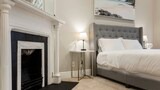 House, 5 Bedrooms (6 Bedrooms)