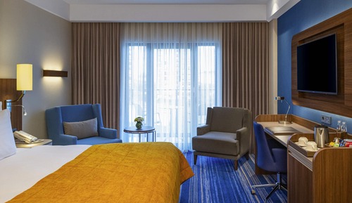 Classic Room, 1 King Bed, Connected Room