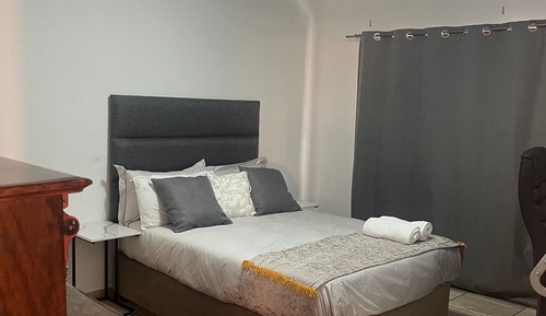 House, 5 Bedrooms, Private Pool, City View