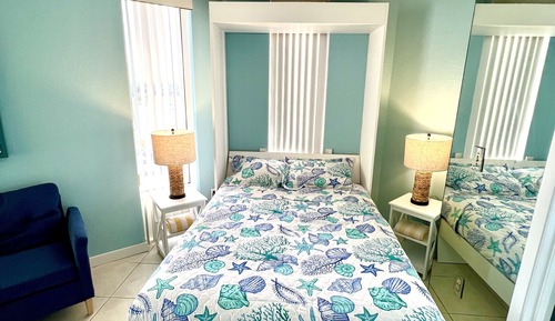 Studio Suite, Ocean View (Sea Glass)