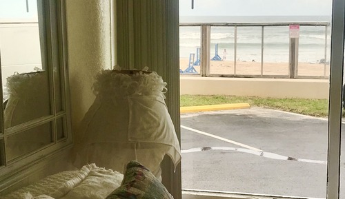 Studio, Ocean View, Beachfront (Ocean Waves - Ground Floor)