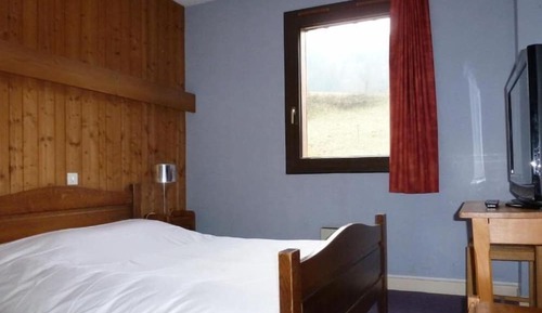 Economy Triple Room
