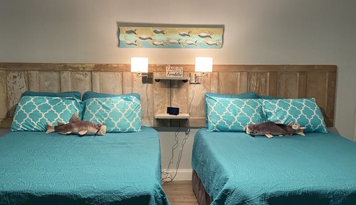 Catfish Cabin Room 1