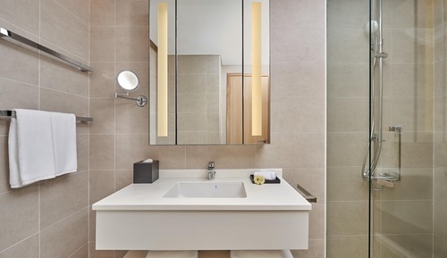 1 Bedroom Premier With Study