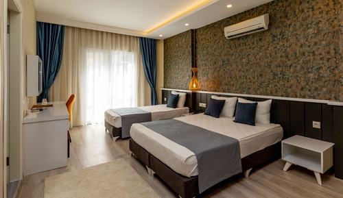 Superior Triple Room
