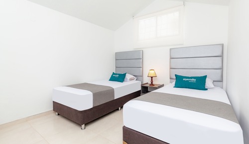Standard Twin Room