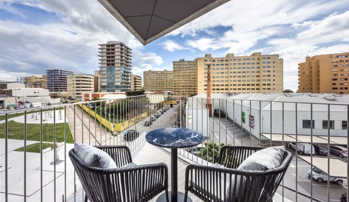 Superior Room, 1 King Bed, Balcony, City View