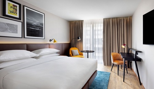 Deluxe Room, 1 King Bed, Non Smoking, City View