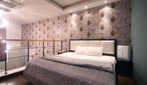 Room (Duplex (with styler microwave bathtub)
