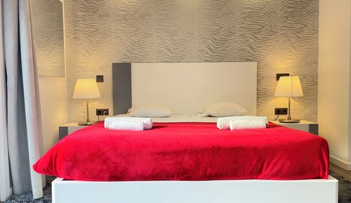 Deluxe Apartment, 1 Queen Bed with Sofa bed, Kitchen, Partial Sea View