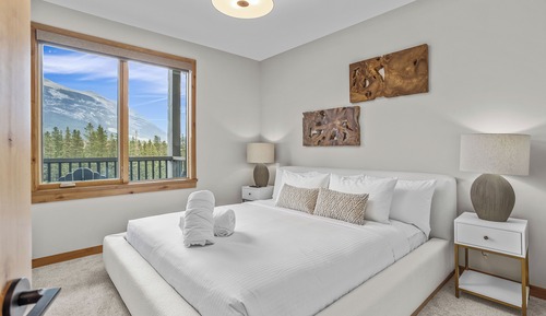 TM406 One Bedroom Elevated Condo