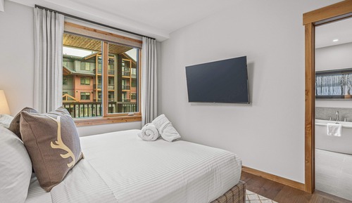 TM213 Three Bedroom Premier Condo